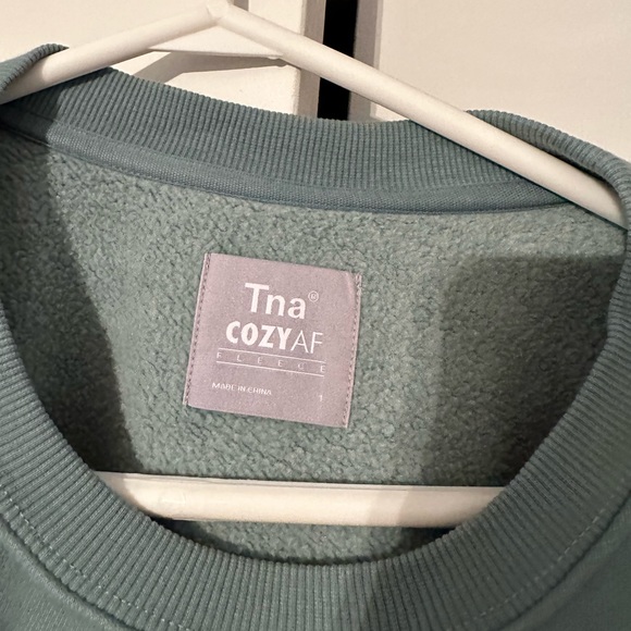tna cozy fleece perfect cropped sweatshirt - Picture 2 of 2